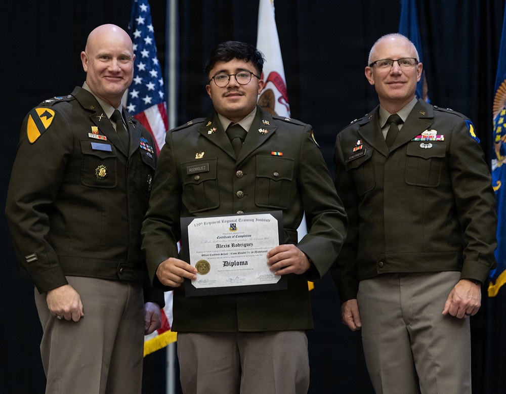 Illinois Army National Guard Officer Candidate School Graduates 22 Leaders