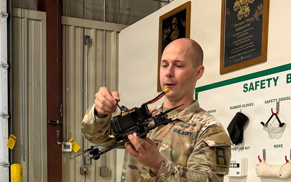 UAS SME Explains Drone to Soldiers