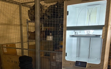3D Printer Prepares to Print