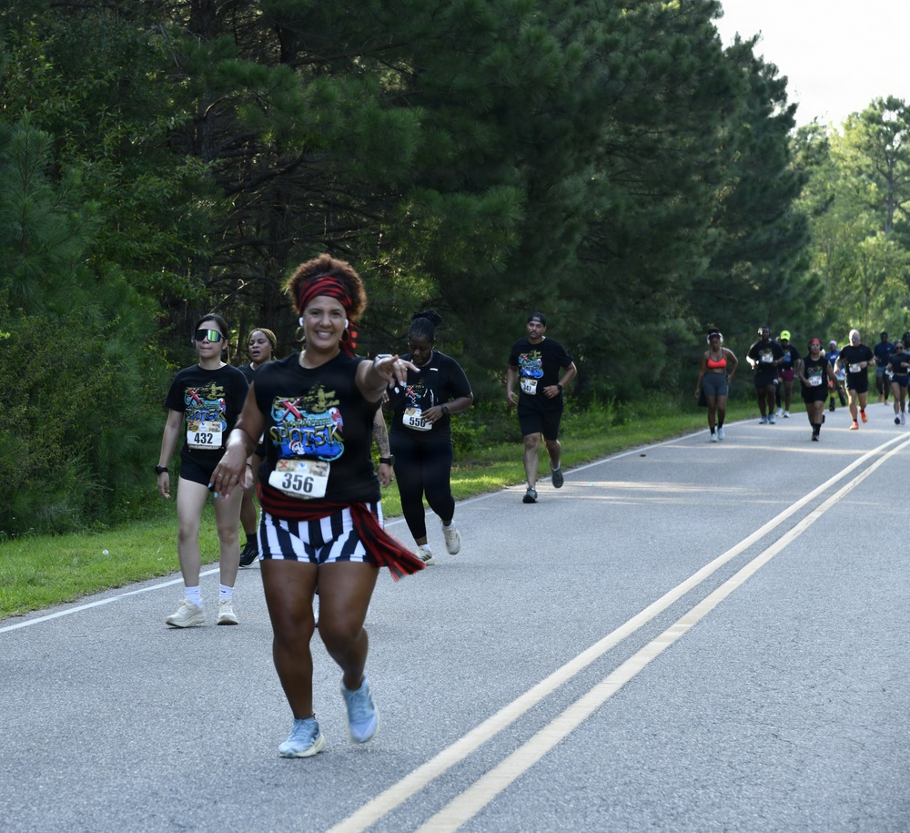 Soldiers, families don pirate gear to run final leg of summer 5K race series