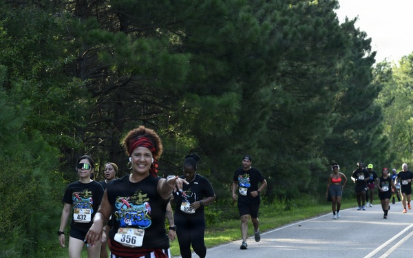 Soldiers, families don pirate gear to run final leg of summer 5K race series