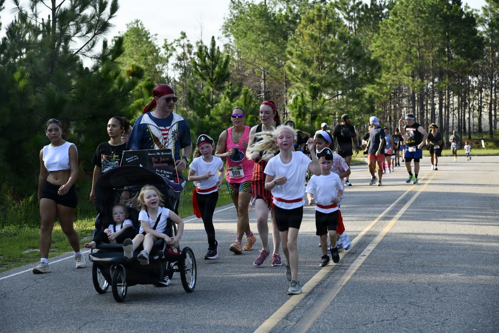 Soldiers, families don pirate gear to run final leg of summer 5K race series