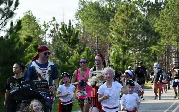 Soldiers, families don pirate gear to run final leg of summer 5K race series