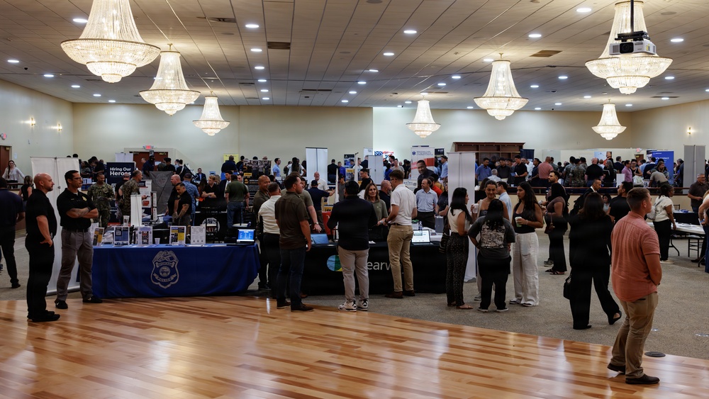 Hiring Our Heroes hosts Career Summit at MCB Camp Pendleton