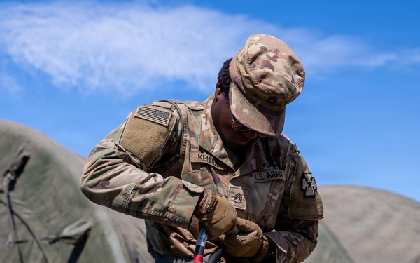 Operation Bold Eagle: 303rd Field Hospital demonstrates expeditionary hospital jump capabilities during Exercise Global Medic