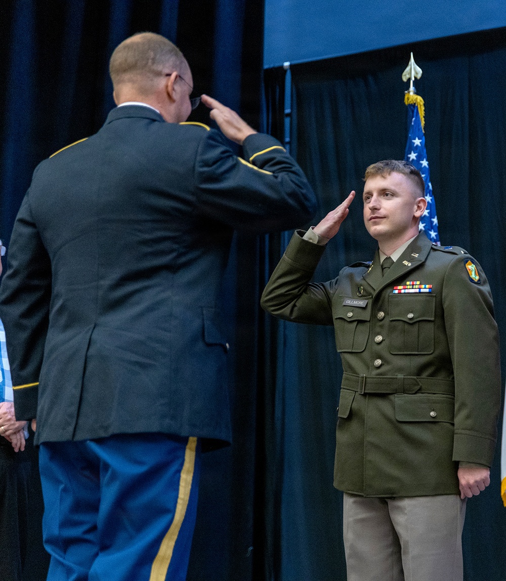 Illinois Army National Guard Officer Candidate School Graduates 22 Leaders
