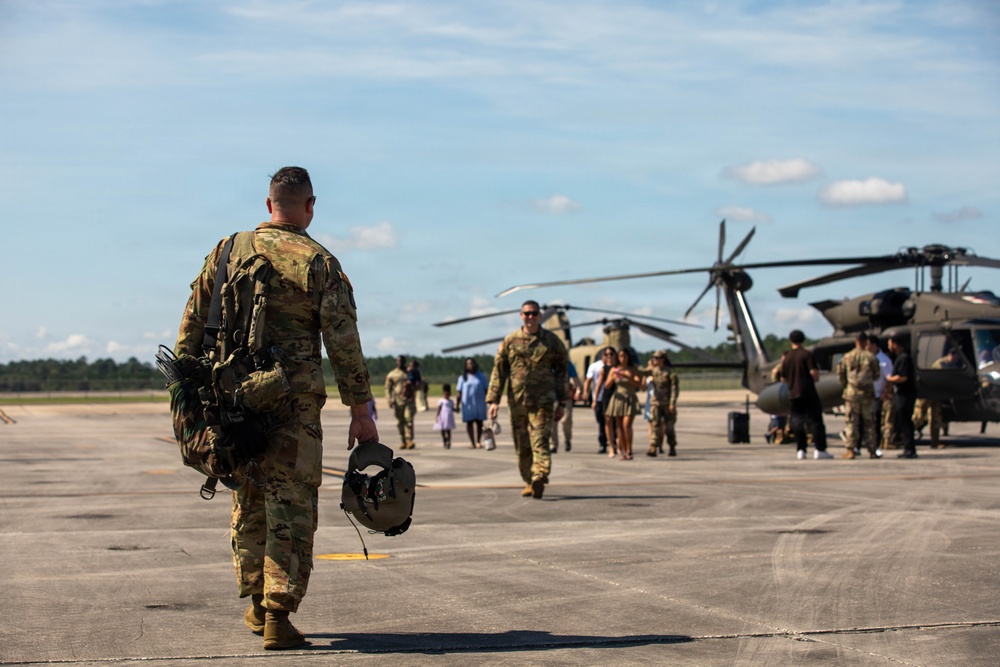 1-111th General Support Aviation Battalion Holds Departure Ceremony