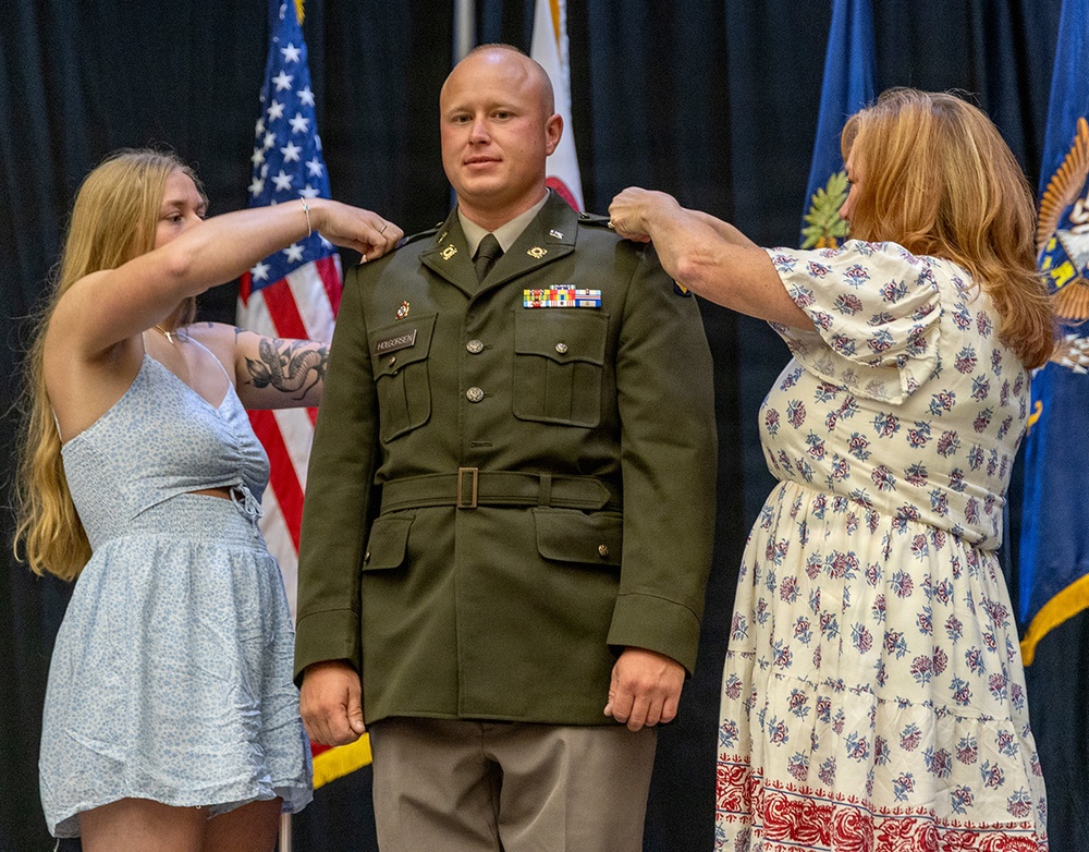 Illinois Army National Guard Officer Candidate School Graduates 22 Leaders