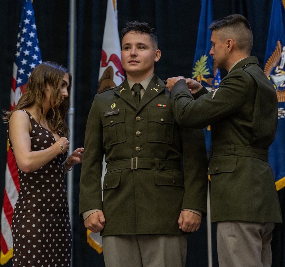 Illinois Army National Guard Officer Candidate School Graduates 22 Leaders