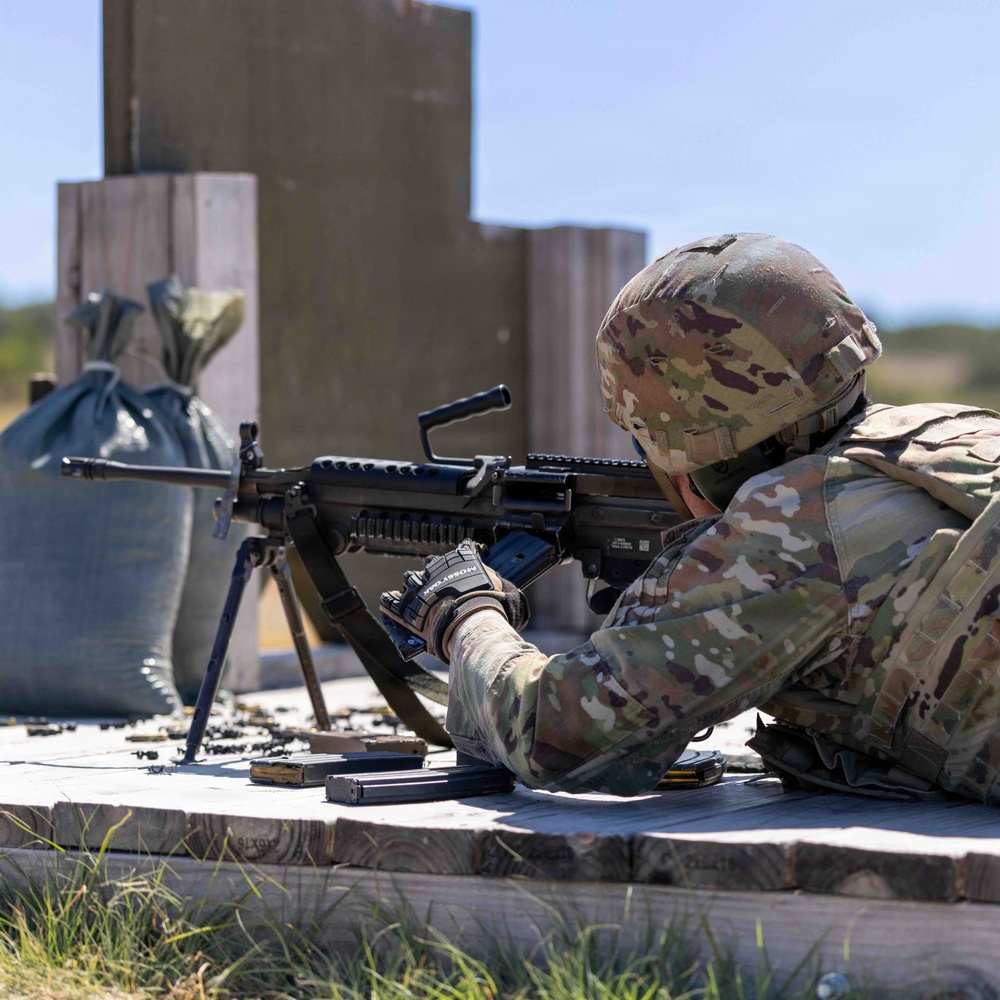 1-62 ADA Soldiers conduct M249 range training at Fort Hood