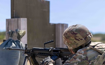 1-62 ADA Soldiers conduct M249 range training at Fort Hood
