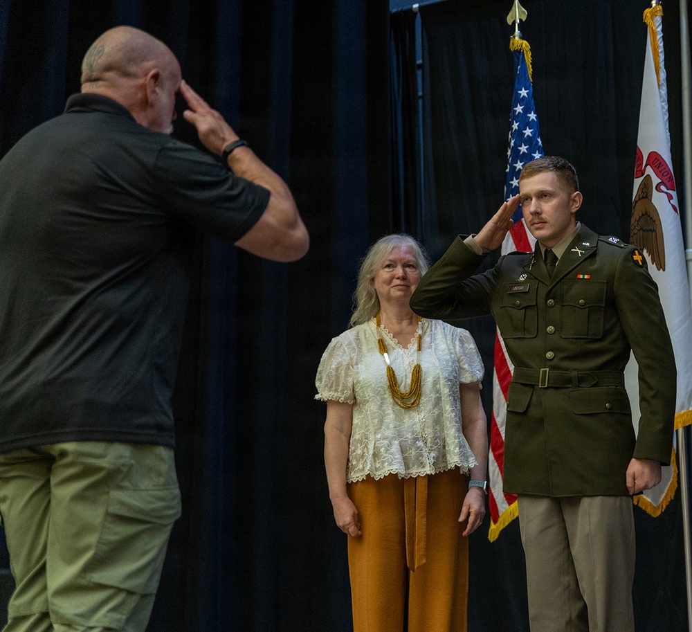 Illinois Army National Guard Officer Candidate School Graduates 22 Leaders