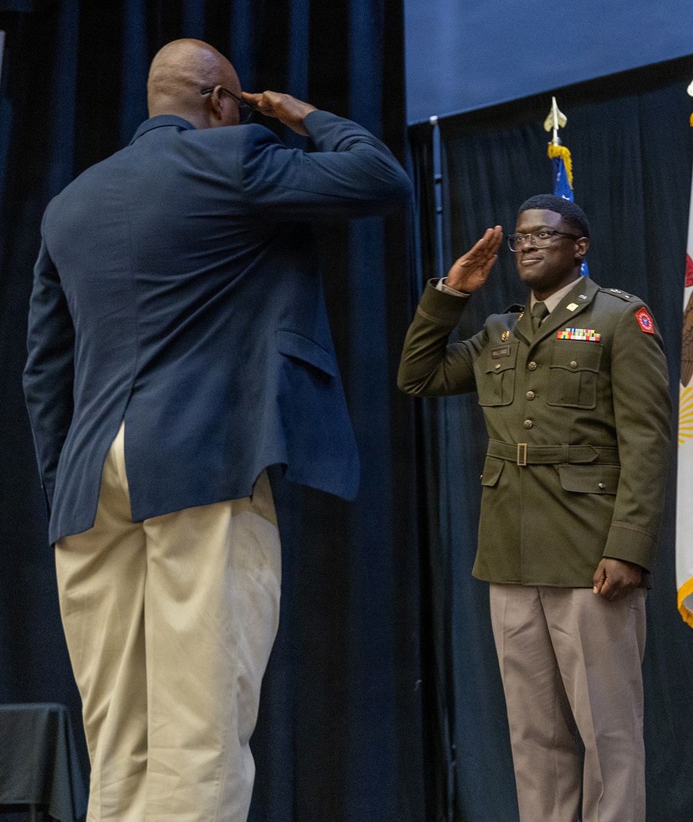 Illinois Army National Guard Officer Candidate School Graduates 22 Leaders