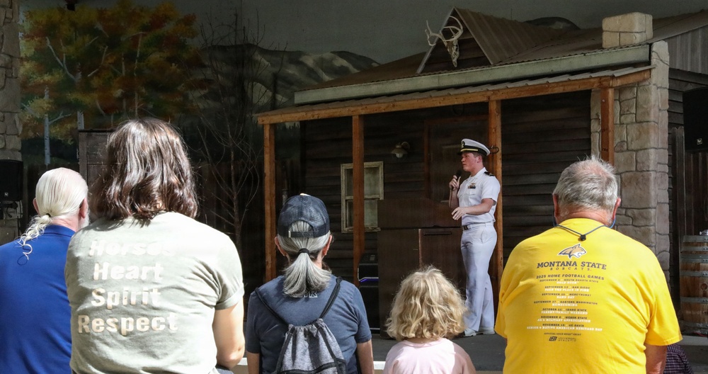 CNMOC Sailors visit Zoo Montana