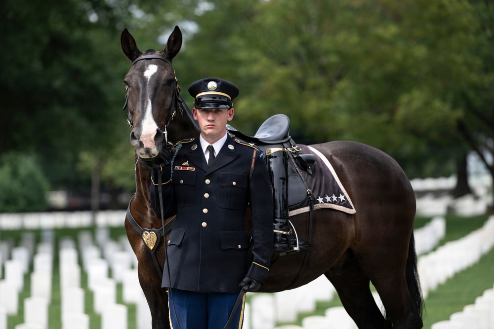 Full Military Funeral Honors with Escort are Conducted for U.S. Army Gen. David Maddox in Section 34