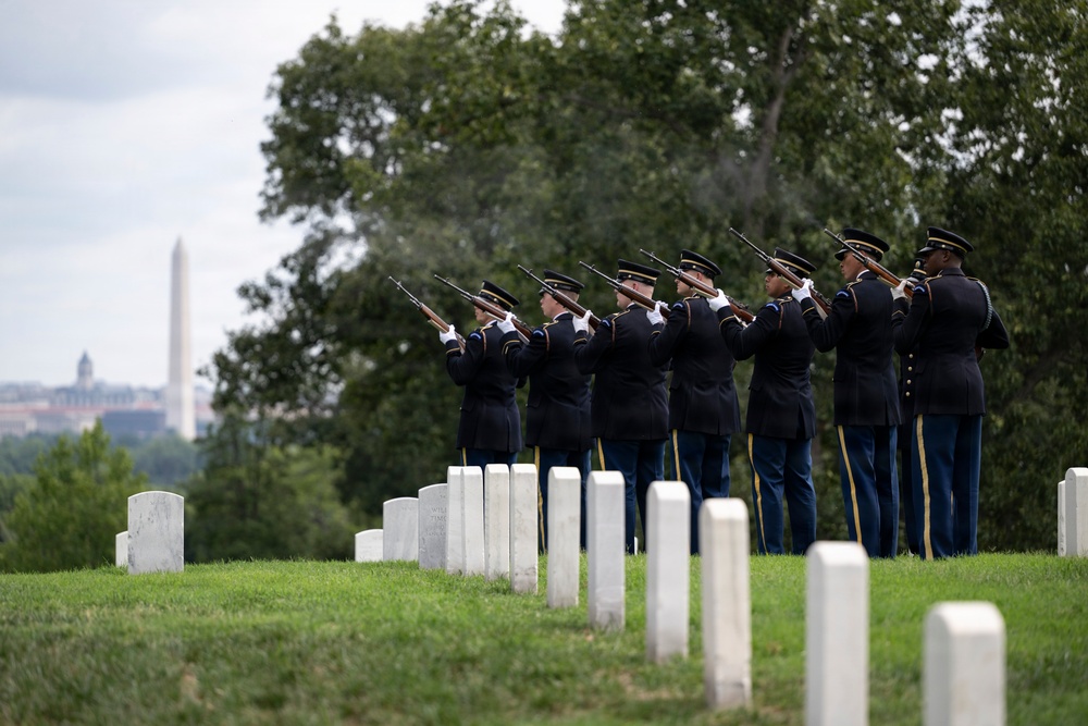 Full Military Funeral Honors with Escort are Conducted for U.S. Army Gen. David Maddox in Section 34