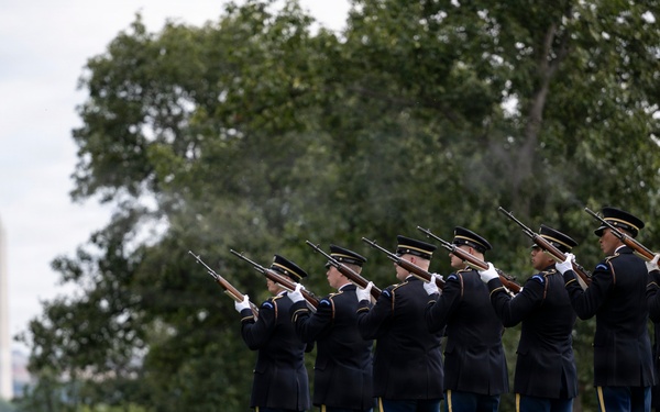 Full Military Funeral Honors with Escort are Conducted for U.S. Army Gen. David Maddox in Section 34