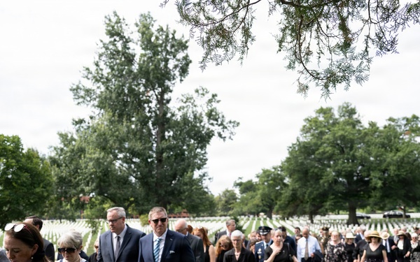Full Military Funeral Honors with Escort are Conducted for U.S. Army Gen. David Maddox in Section 34