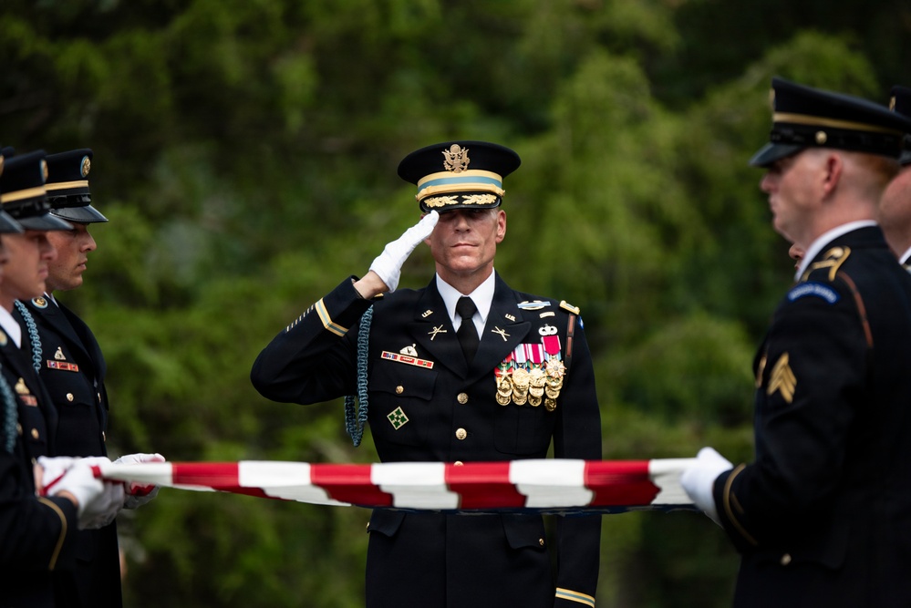 Full Military Funeral Honors with Escort are Conducted for U.S. Army Gen. David Maddox in Section 34