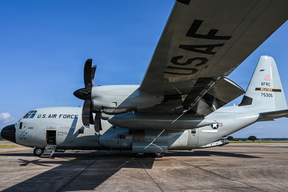 Air Force Reserve Hurricane Hunters