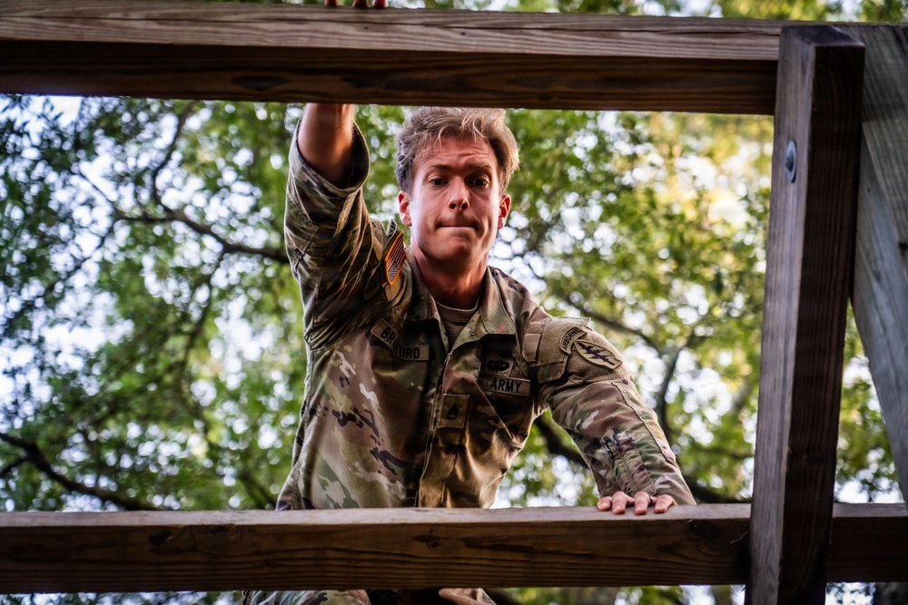 7th SFG(A) Soldiers sharpen physical fitness, mental agility at Whittaker Obstacle Course