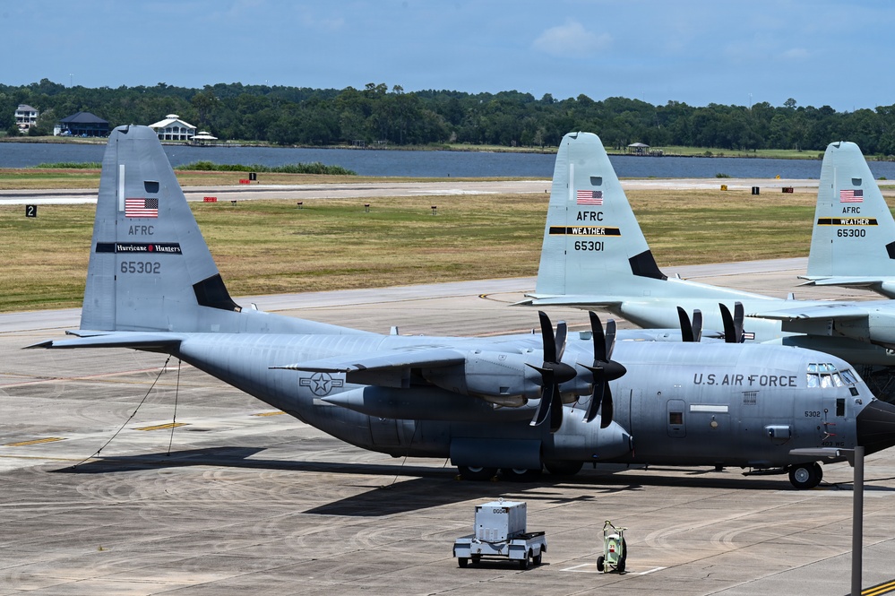 Air Force Reserve Hurricane Hunters