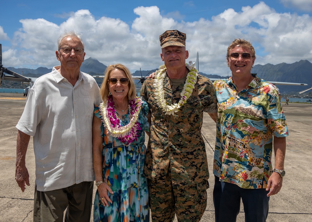 MARFORPAC hosts change of command ceremony