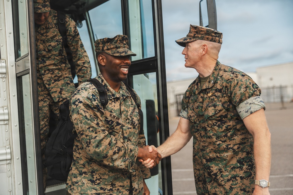HMH 466 Returns From 6 Month Deployment