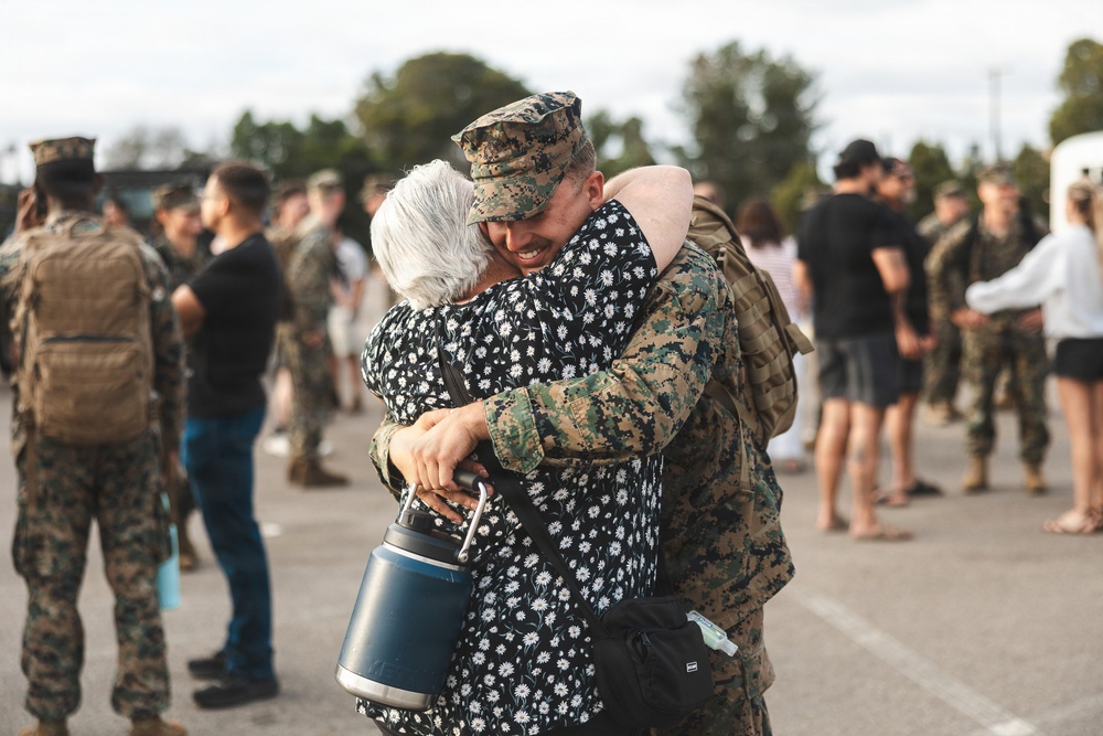 HMH 466 Returns From 6 Month Deployment