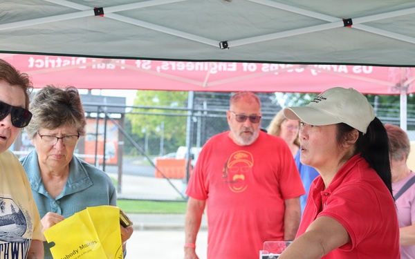 Corps of Engineers hosts Lock and Dam 10 open house