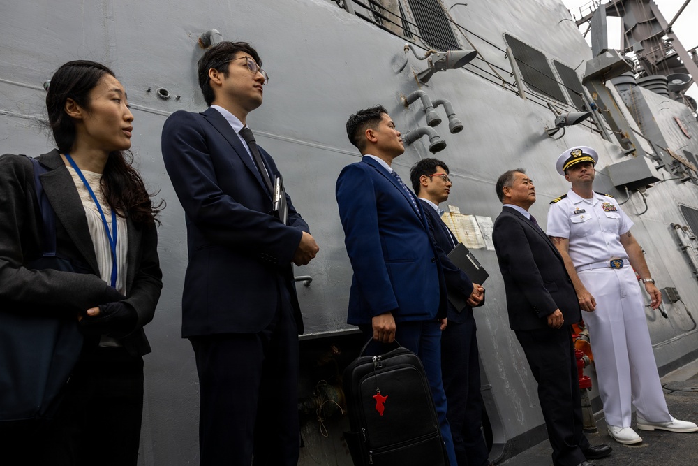 Special Advisor to the Prime Minister of Japan Visits USS Howard