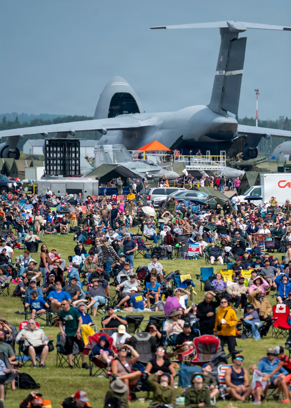 Raptor Demonstration Team Performs in Canada