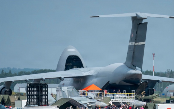 Raptor Demonstration Team Performs in Canada