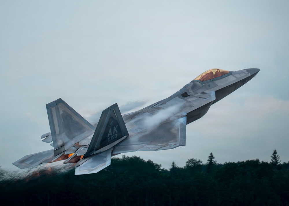 Raptor Demonstration Team Performs in Canada