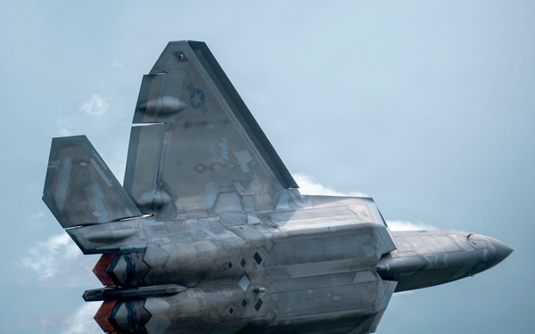 Raptor Demonstration Team Performs in Canada