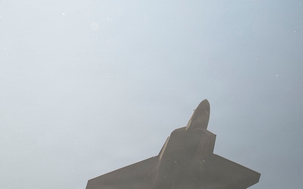 F-22 Raptor Captivates Crowds at Cold Lake Airshow