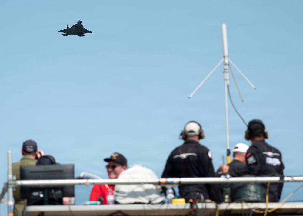 F-22 Raptor Captivates Crowds at Cold Lake Airshow