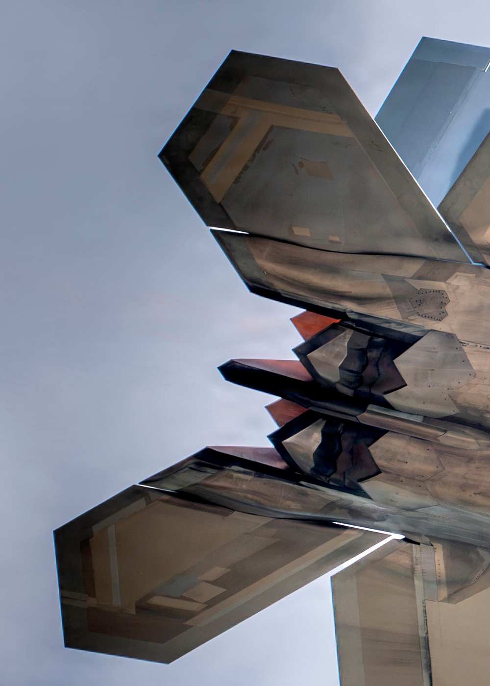 F-22 Raptor Captivates Crowds at Cold Lake Airshow