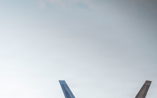 F-22 Raptor Captivates Crowds at Cold Lake Airshow
