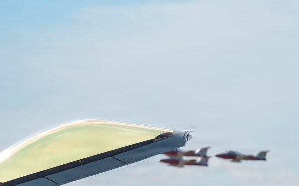 F-22 Raptor Captivates Crowds at Cold Lake Airshow