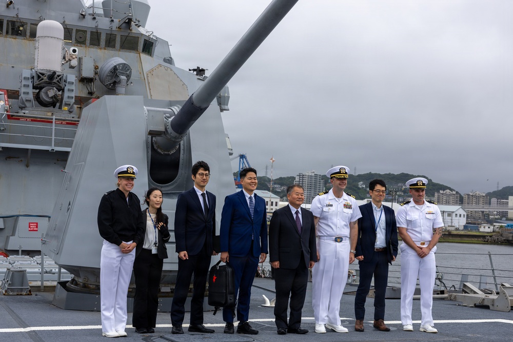Special Advisor to the Prime Minister of Japan Visits USS Howard