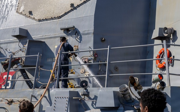 DDG 117 Cleans The Ship During FWWD