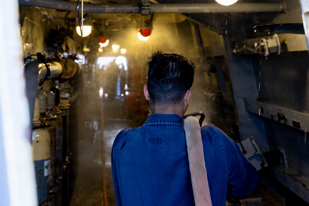 DDG 117 Cleans The Ship During FWWD