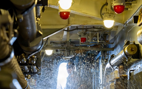 DDG 117 Cleans The Ship During FWWD