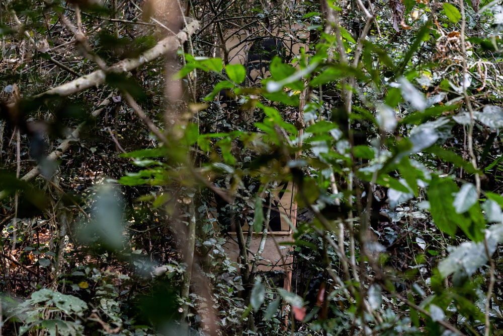 MRF-D Marines participate in Indonesian point man course with Indonesian Marines during a platoon exchange