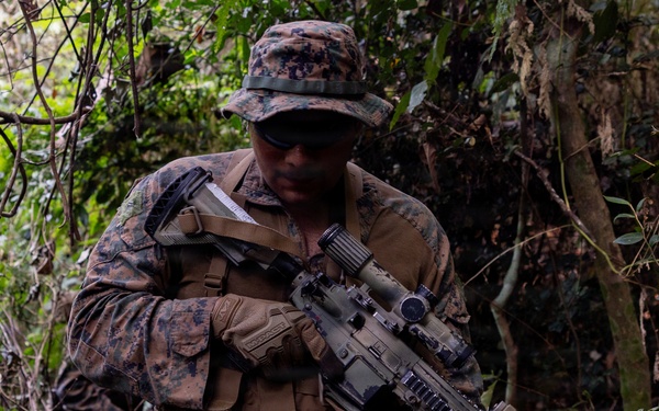 MRF-D Marines participate in Indonesian point man course with Indonesian Marines during a platoon exchange