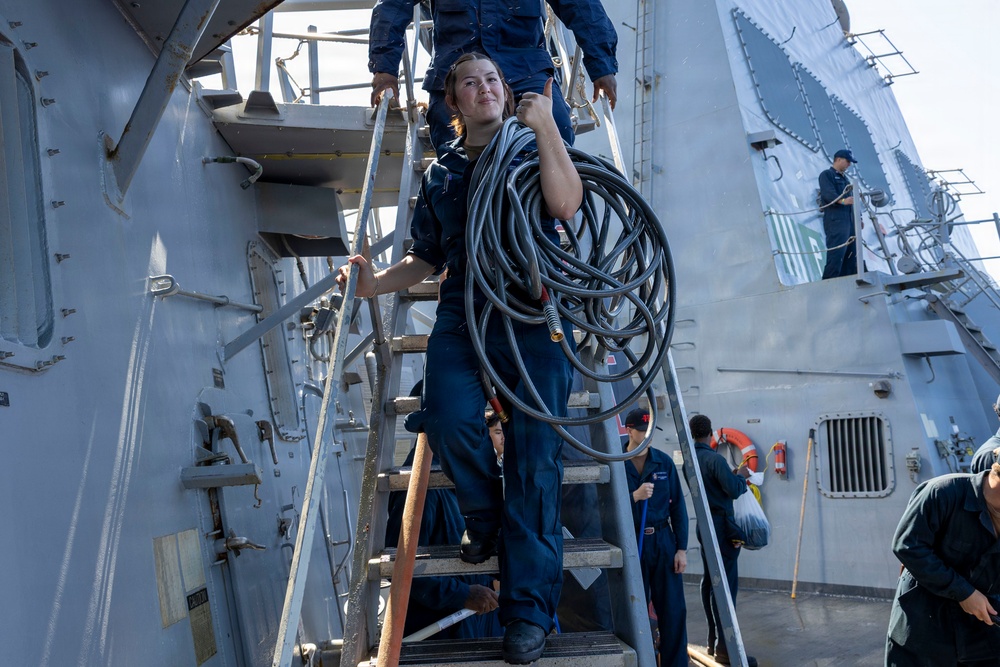 DDG 117 Cleans The Ship During FWWD