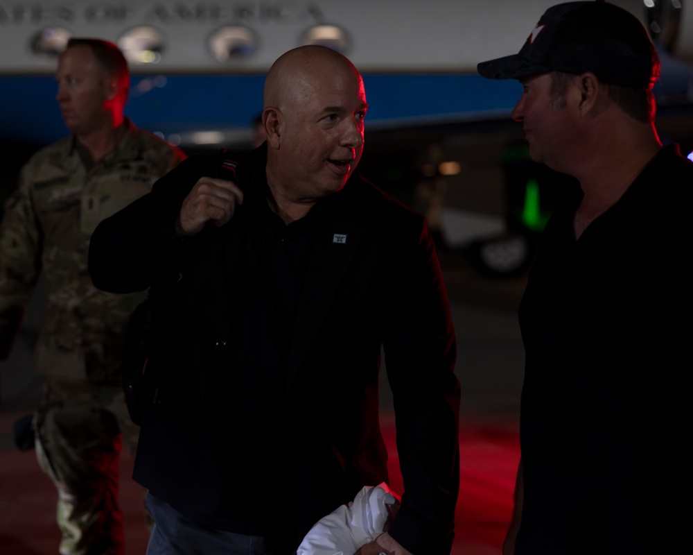 Senior Advisor to the Secretary of War for Strategy Arrives to Mississippi