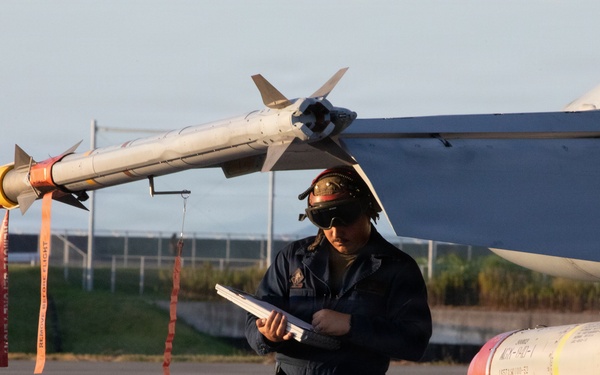 VMFA-232 F/A-18s take to the skies for final exercise