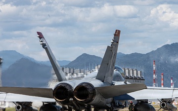 VMFA-232 F/A-18s take to the skies for harpoon exercise